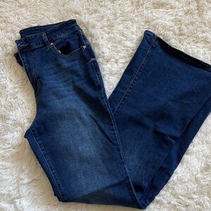 Stylish Indigo Women's Straight Leg Jeans